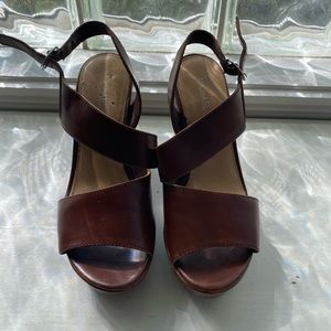 Chestnut brown platform sandals